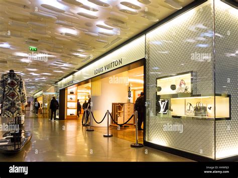 galeries lafayette haussmann louis vuitton|Louis Vuitton lafayette la.